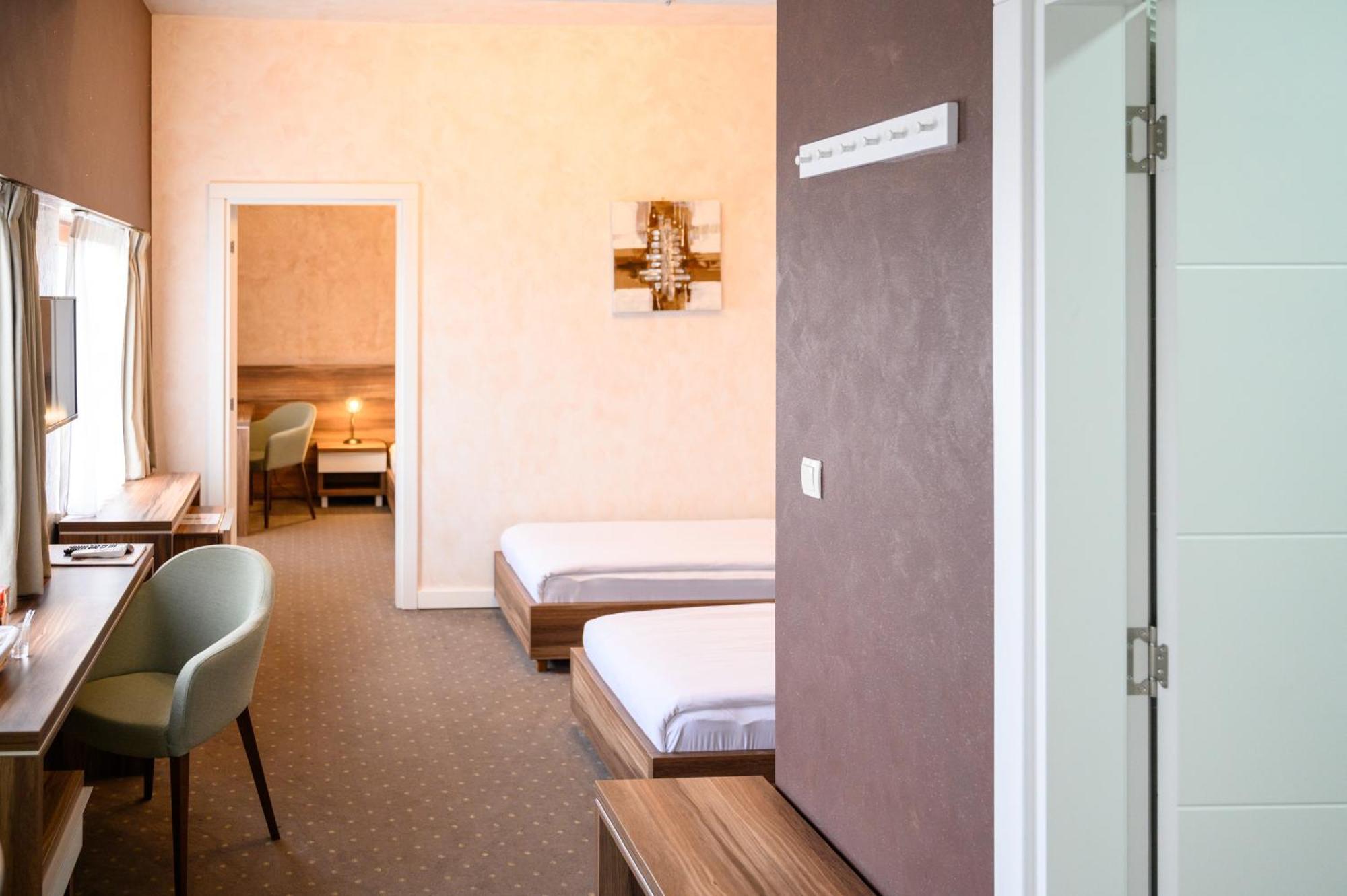Hotel MV Monogram Indija Esterno foto